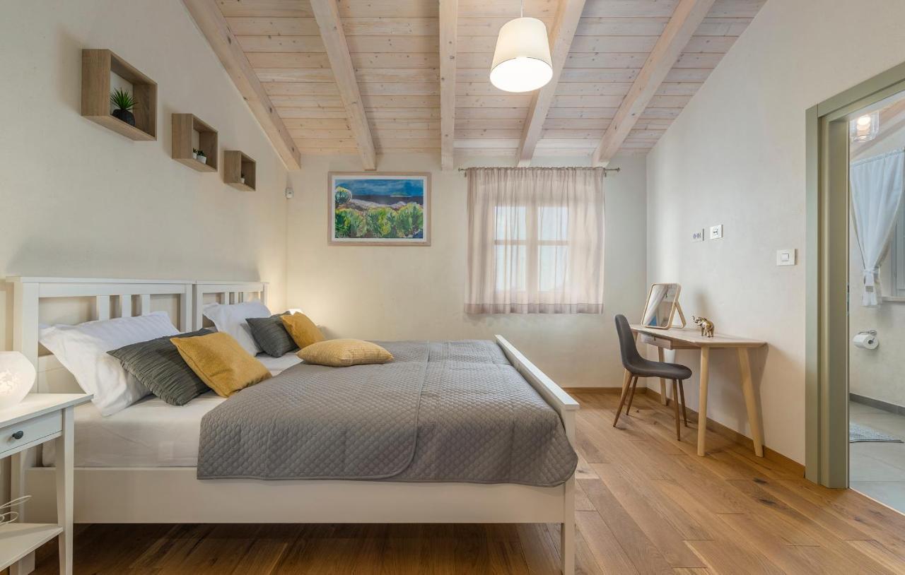Villa-Osmium Smoljanci Luaran gambar