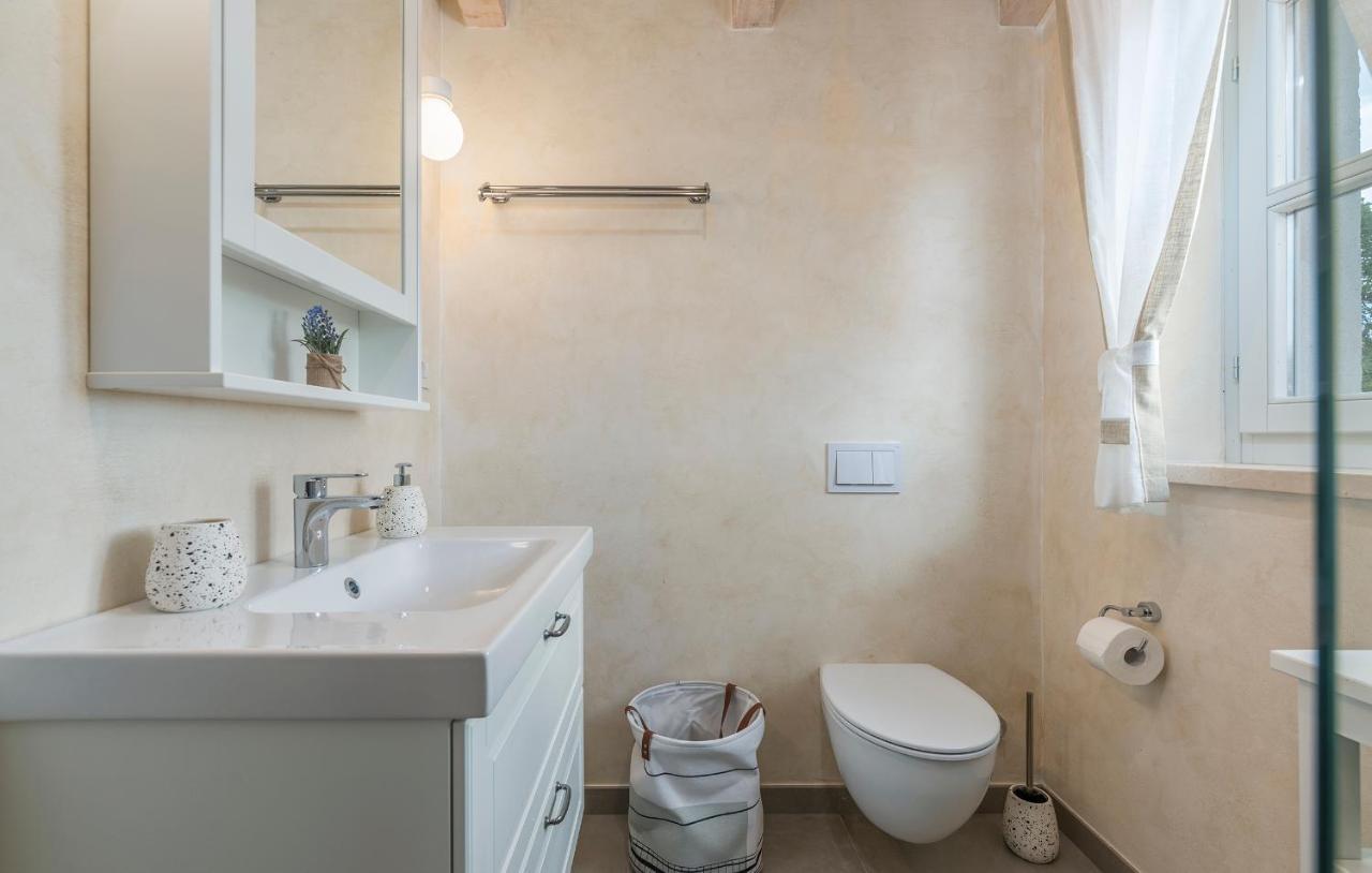 Villa-Osmium Smoljanci Luaran gambar